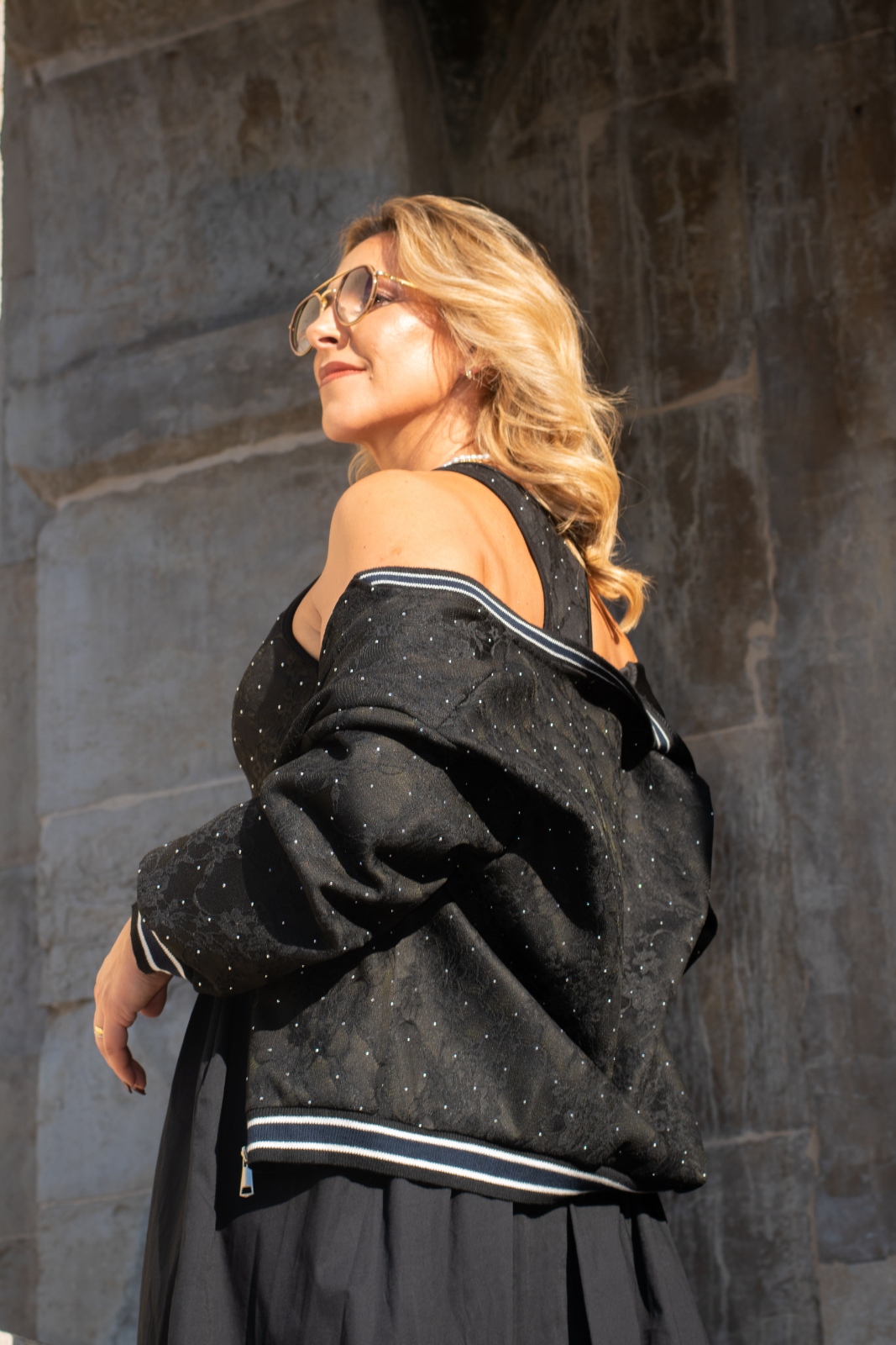 Casaco bomber em renda floral