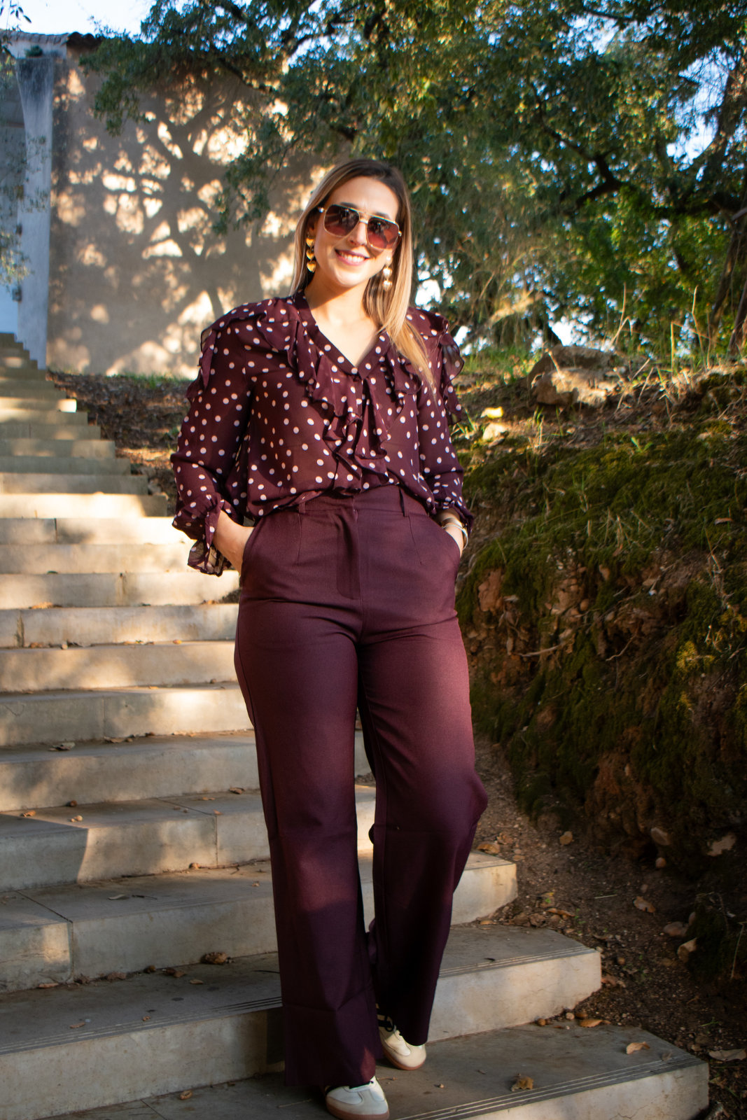 Blusa com bolinhas e folhos